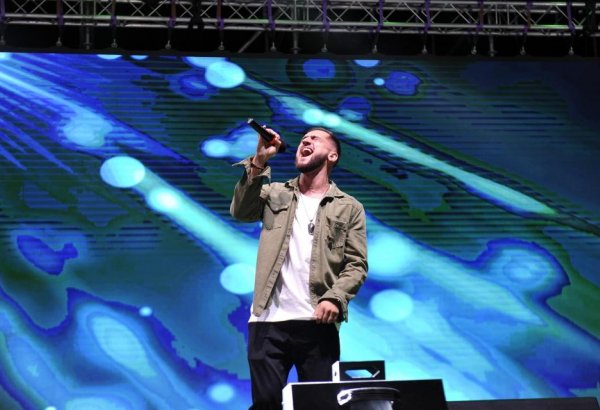 Jony выступил с концертом  в парке Центра Гейдара Алиева (ВИДЕО,ФОТО)