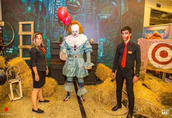 В Баку появился чудовищный клоун-убийца: Оно вернулось – Они не испугались (ВИДЕО,ФОТО)