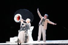 Юлия Рутберг  купила в Баку медный поднос и осуществила мечту матери (ФОТО)