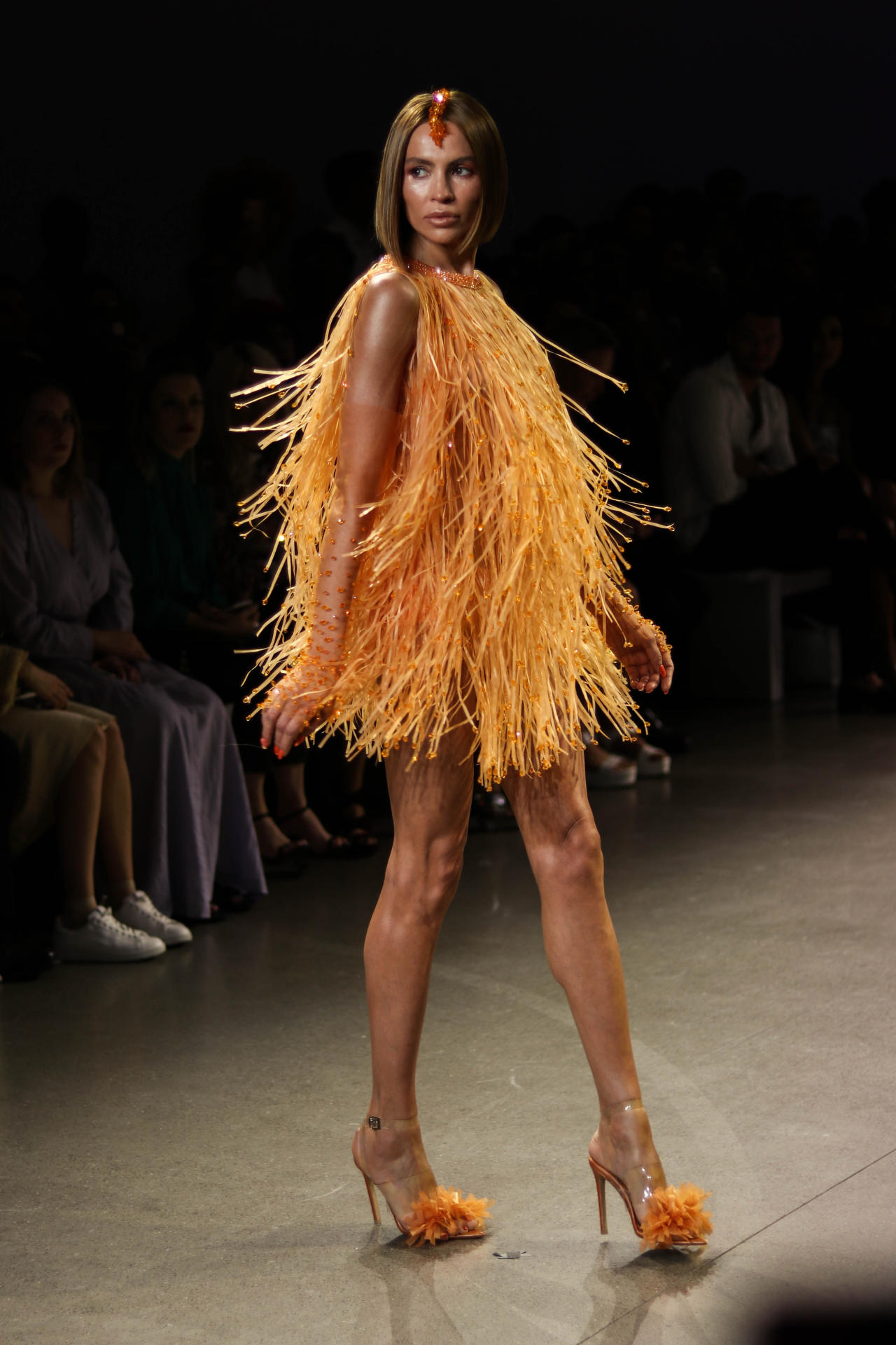 От Нью-Йорка до Баку - Удивительная красота и изящество цветка Xары бюльбюль в коллекциях азербайджанских дизайнеров (ФОТО)