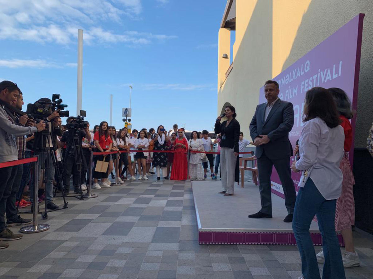 Хотела припугнуть детей, что оставлю в Баку. И хорошо, мы остаёмся! (ФОТО)