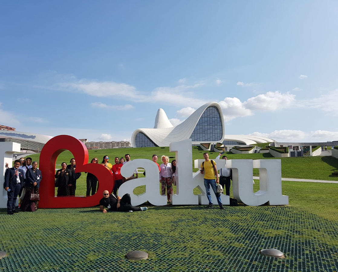 Хотела припугнуть детей, что оставлю в Баку. И хорошо, мы остаёмся! (ФОТО)