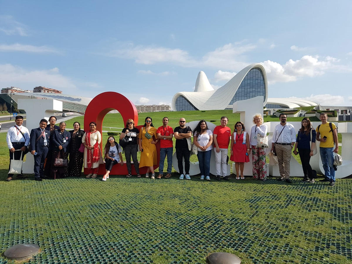 Хотела припугнуть детей, что оставлю в Баку. И хорошо, мы остаёмся! (ФОТО)