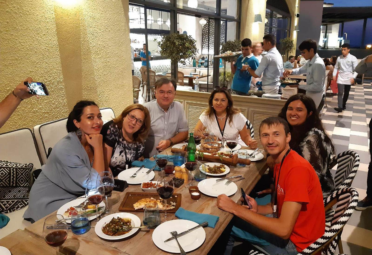 Хотела припугнуть детей, что оставлю в Баку. И хорошо, мы остаёмся! (ФОТО)