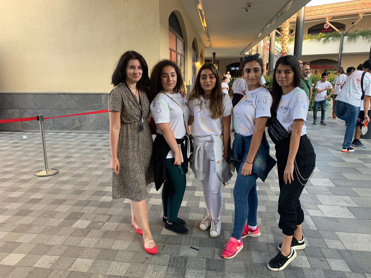 Хотела припугнуть детей, что оставлю в Баку. И хорошо, мы остаёмся! (ФОТО)