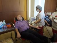 В правящей партии «Ени Азербайджана» проведена акция по сдаче крови (ФОТО)