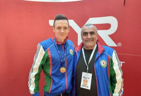 Азербайджанский пловец "доплыл" до Японии