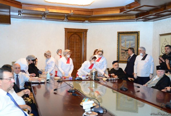 Руководство УМК и представители других структур Азербайджана сдали кровь в день Ашура (ФОТО)