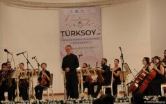 Молодежный камерный оркестр ТЮРКСОЙ завершил гастрольное турне в Баку оглушительными овациями (ФОТО)