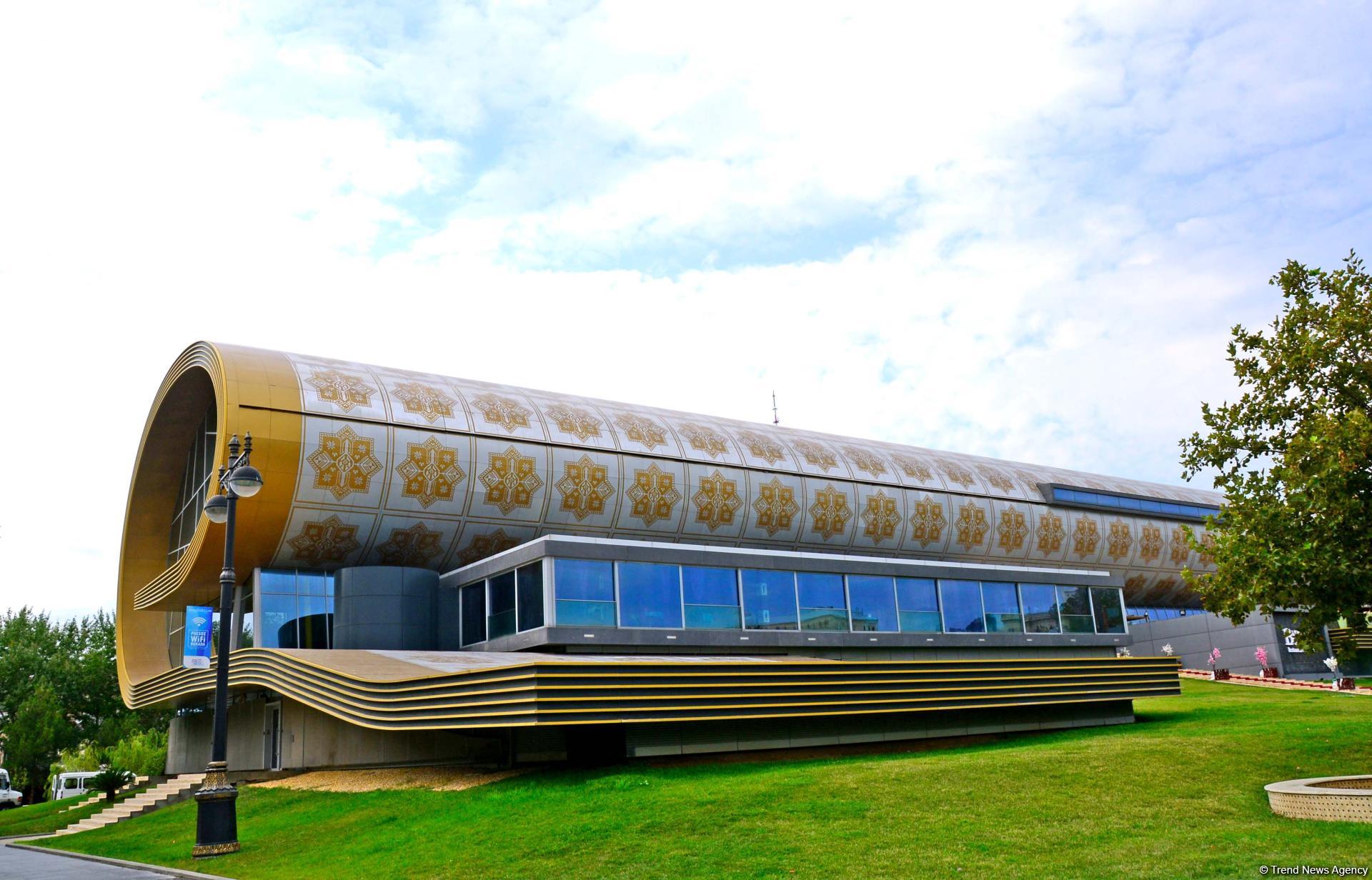 "Алмазное ожерелье" Баку (Фоторепортаж)