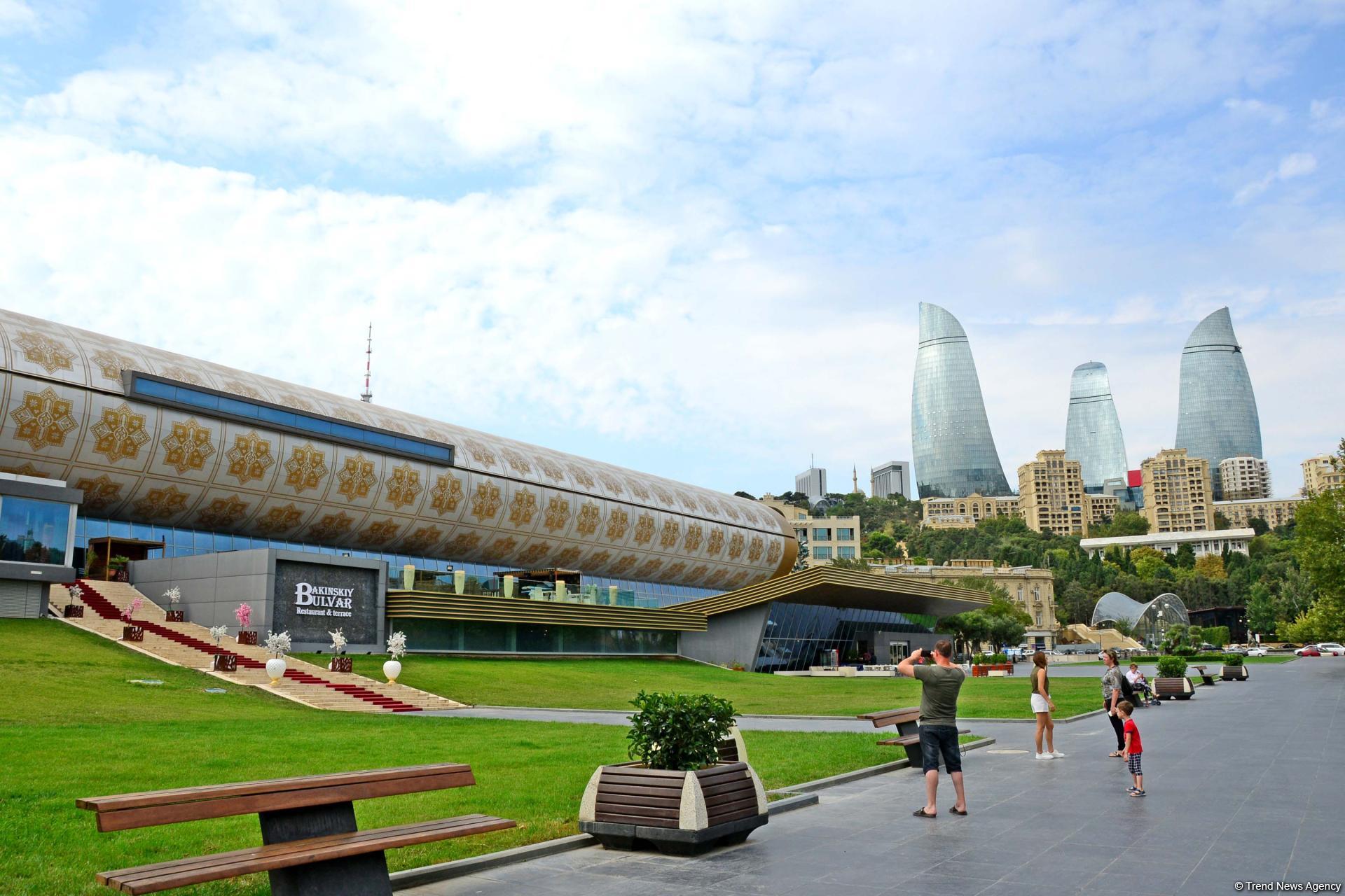 "Алмазное ожерелье" Баку (Фоторепортаж)