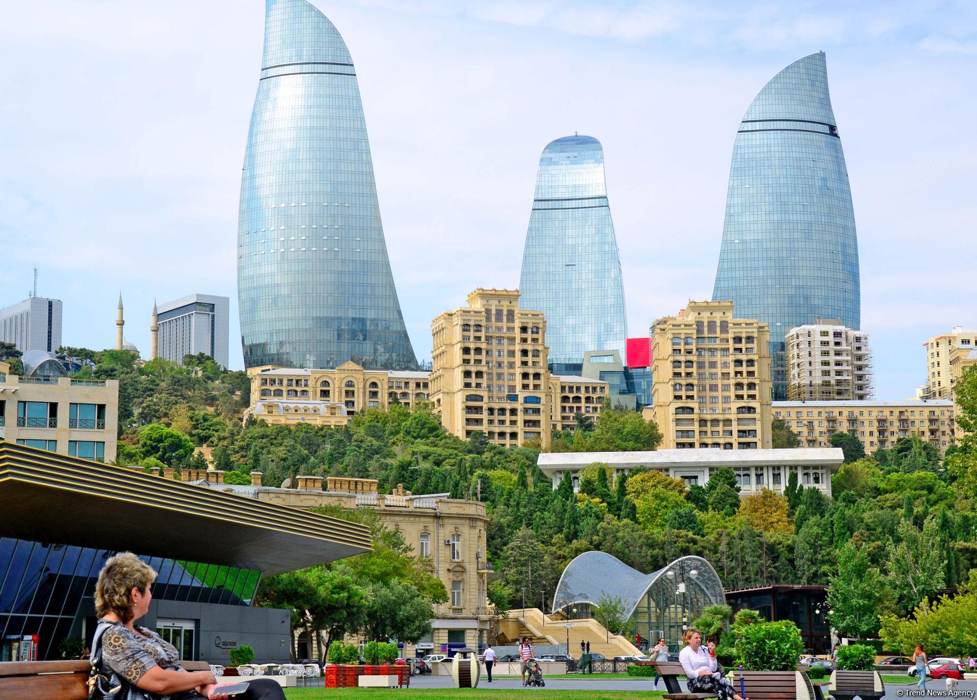 "Алмазное ожерелье" Баку (Фоторепортаж)