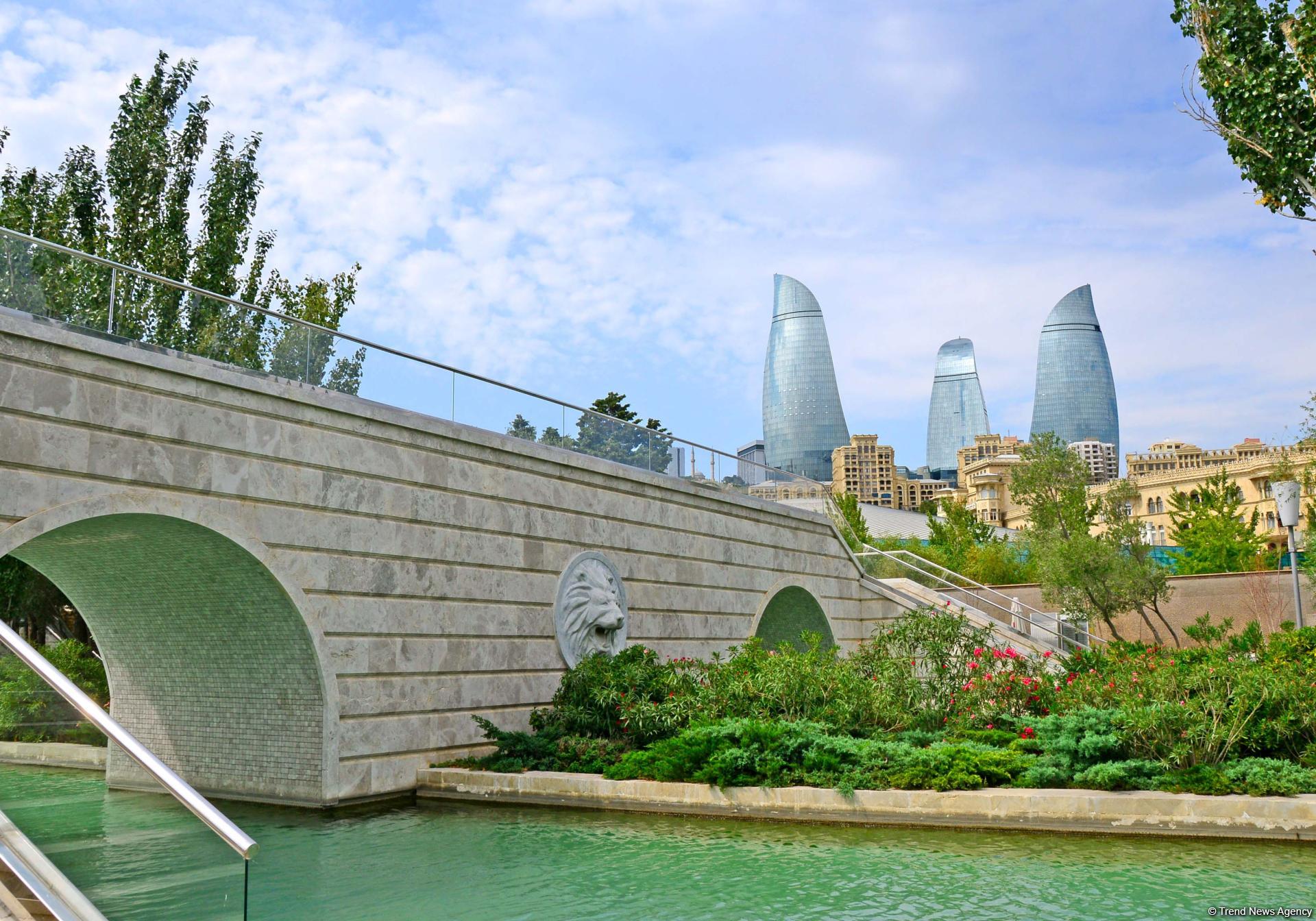 "Алмазное ожерелье" Баку (Фоторепортаж)