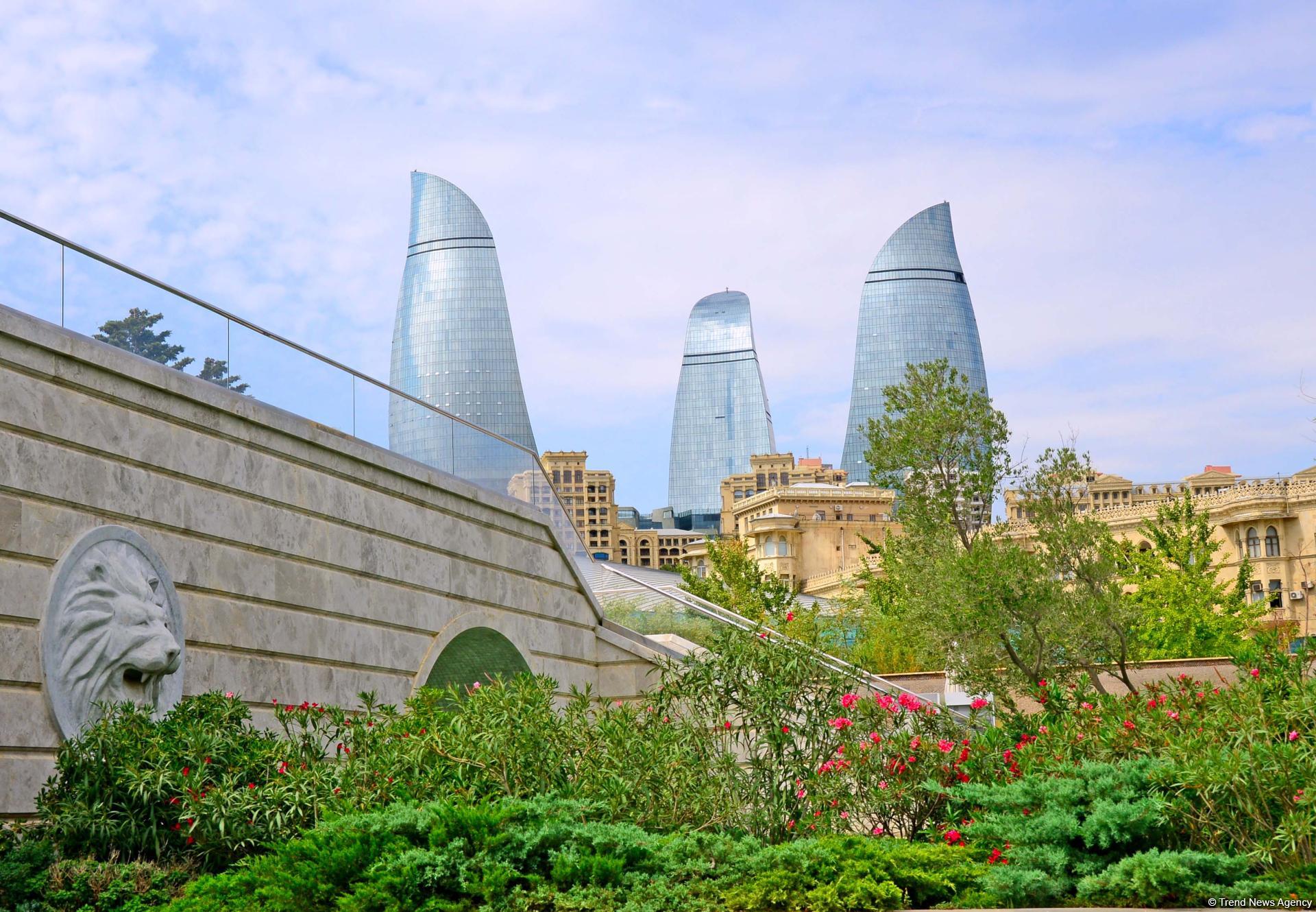 "Алмазное ожерелье" Баку (Фоторепортаж)