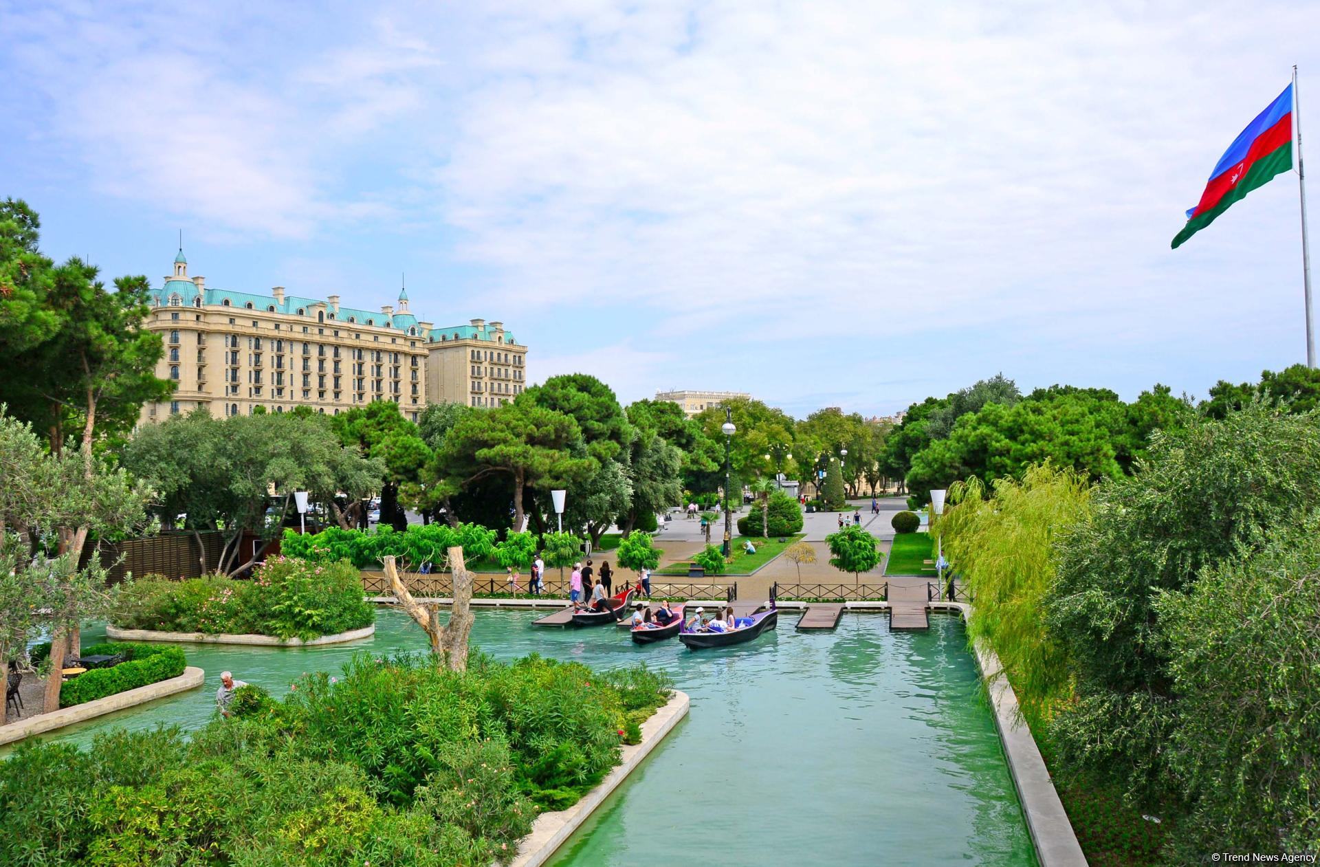 "Алмазное ожерелье" Баку (Фоторепортаж)