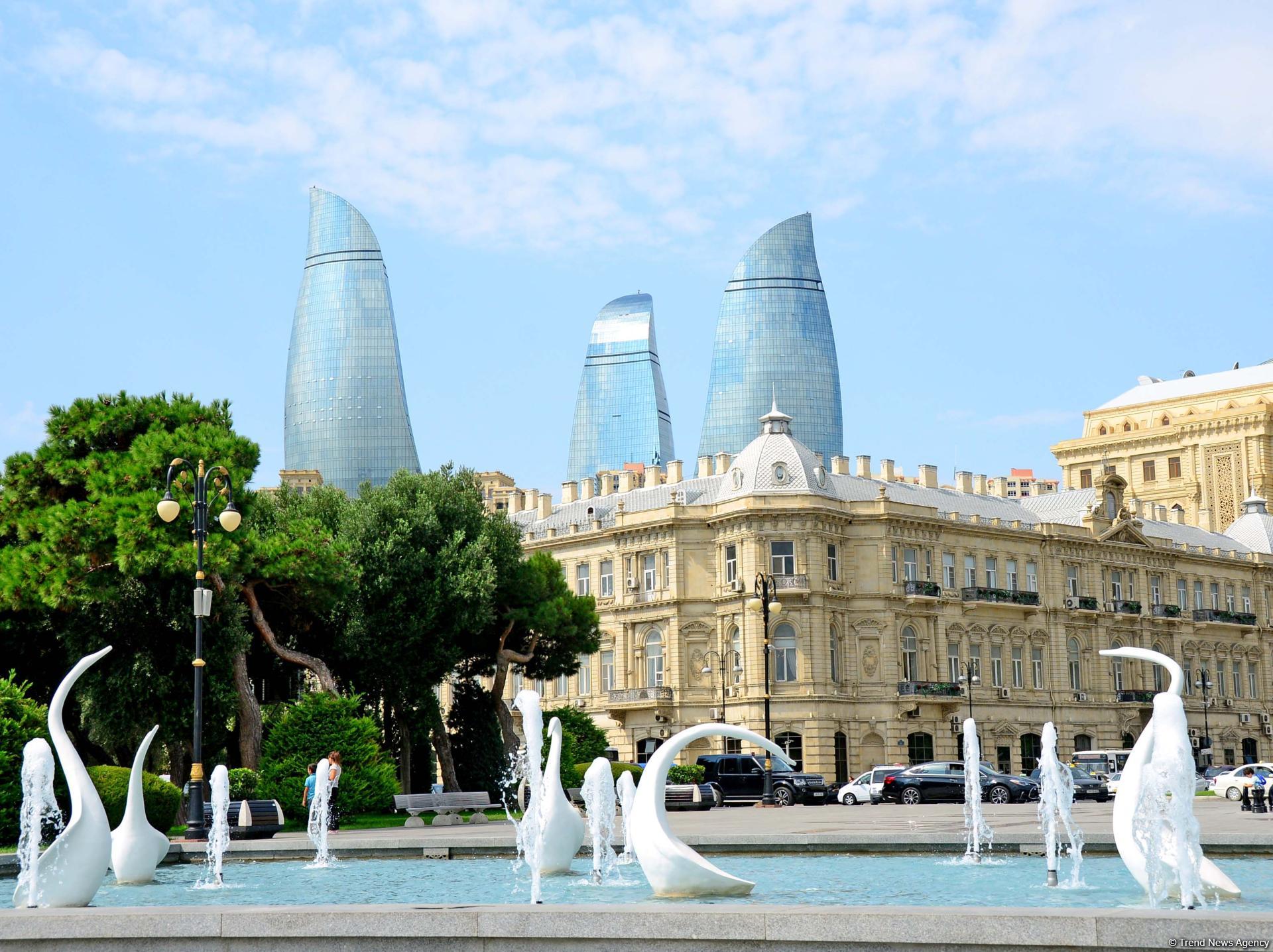 "Алмазное ожерелье" Баку (Фоторепортаж)