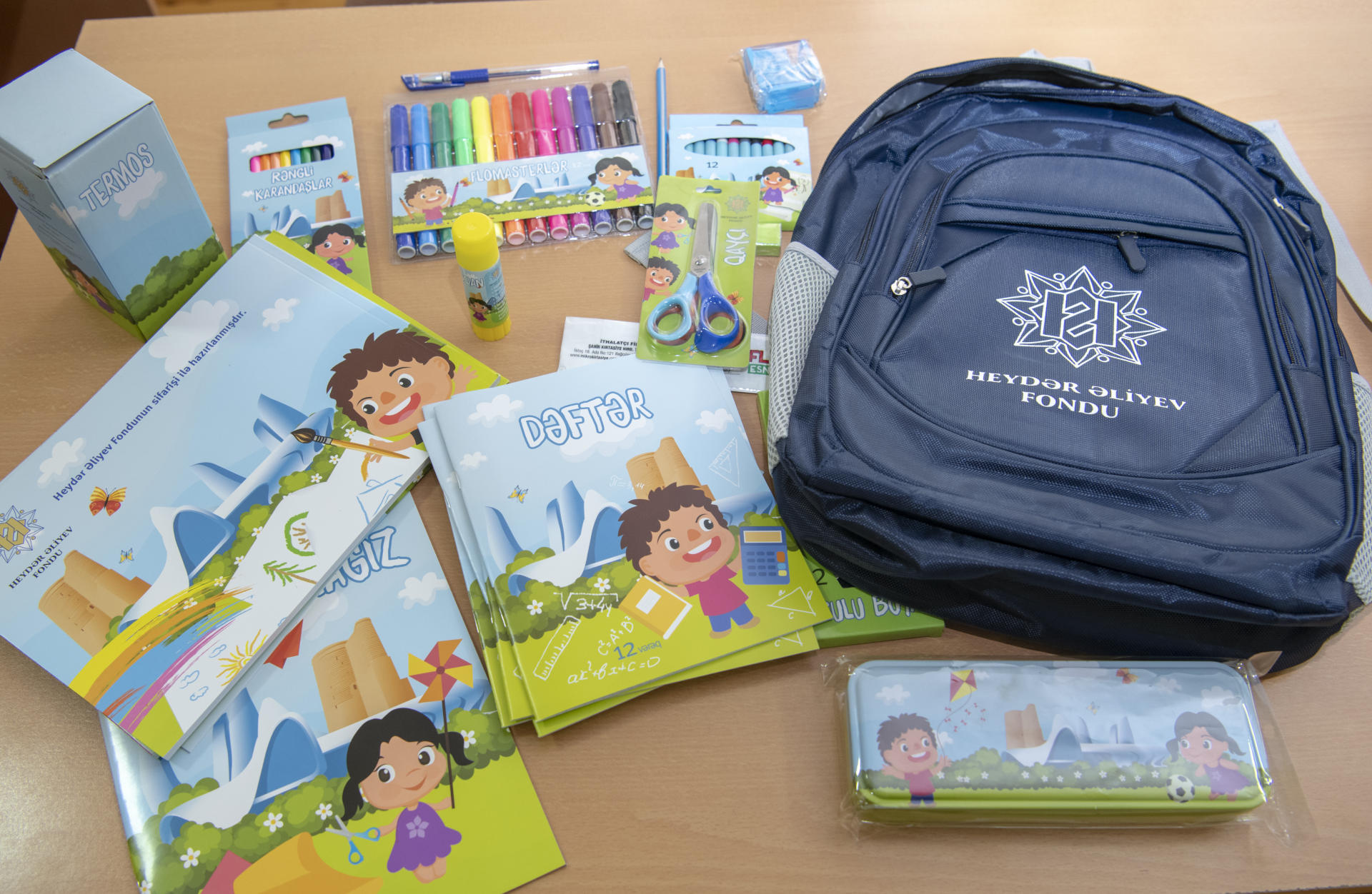 Подарки от Фонда Гейдара Алиева детям из 17 тысяч малообеспеченных семей  и воспитанникам детских домов (ФОТО)