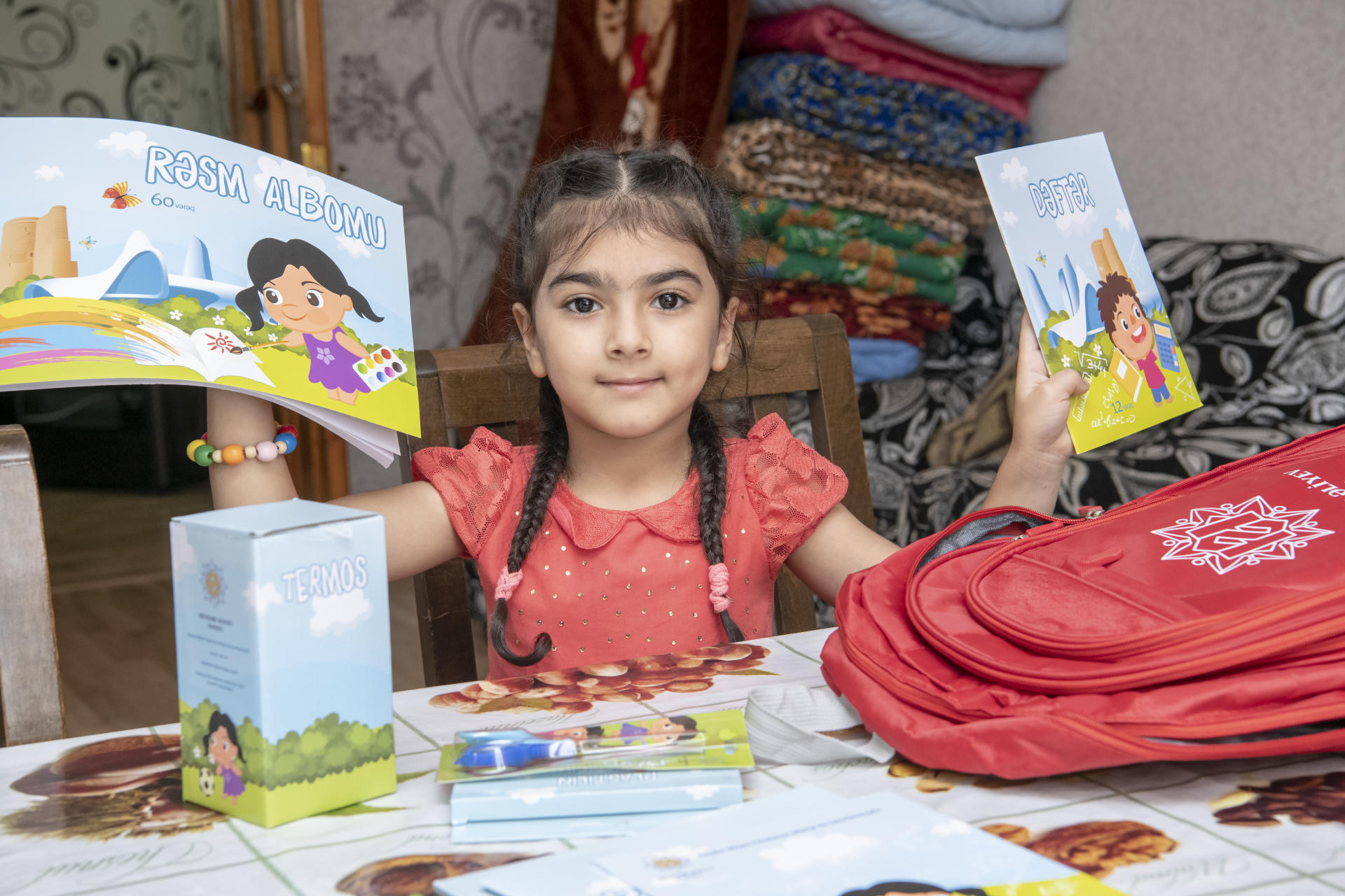 Подарки от Фонда Гейдара Алиева детям из 17 тысяч малообеспеченных семей  и воспитанникам детских домов (ФОТО)