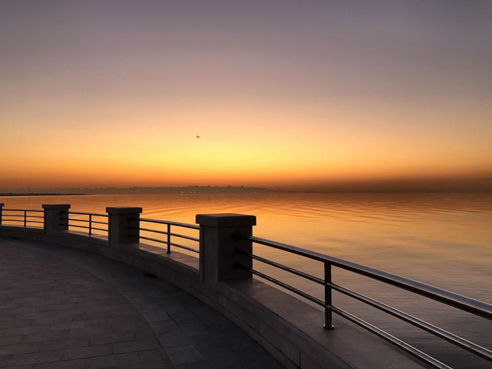 Осенний восход над Бакинской бухтой – красота неимоверная (ВИДЕО, ФОТО)