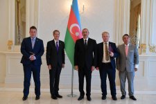 Президент Ильхам Алиев принял верительные грамоты послов Латвии и Великобритании (ФОТО)