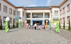 В Гяндже сданы в эксплуатацию построенные и отремонтированные Фондом Гейдара Алиева новые школы и детский сад (ФОТО) (версия 2)