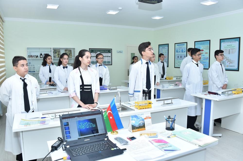 В Гяндже сданы в эксплуатацию построенные и отремонтированные Фондом Гейдара Алиева новые школы и детский сад (ФОТО) (версия 2)