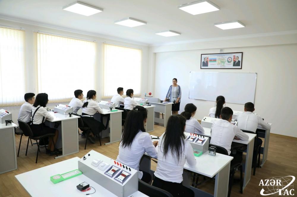 В Агсу и Исмаиллы сданы в эксплуатацию новые школьные здания, построенные Фондом Гейдара Алиева (ФОТО)