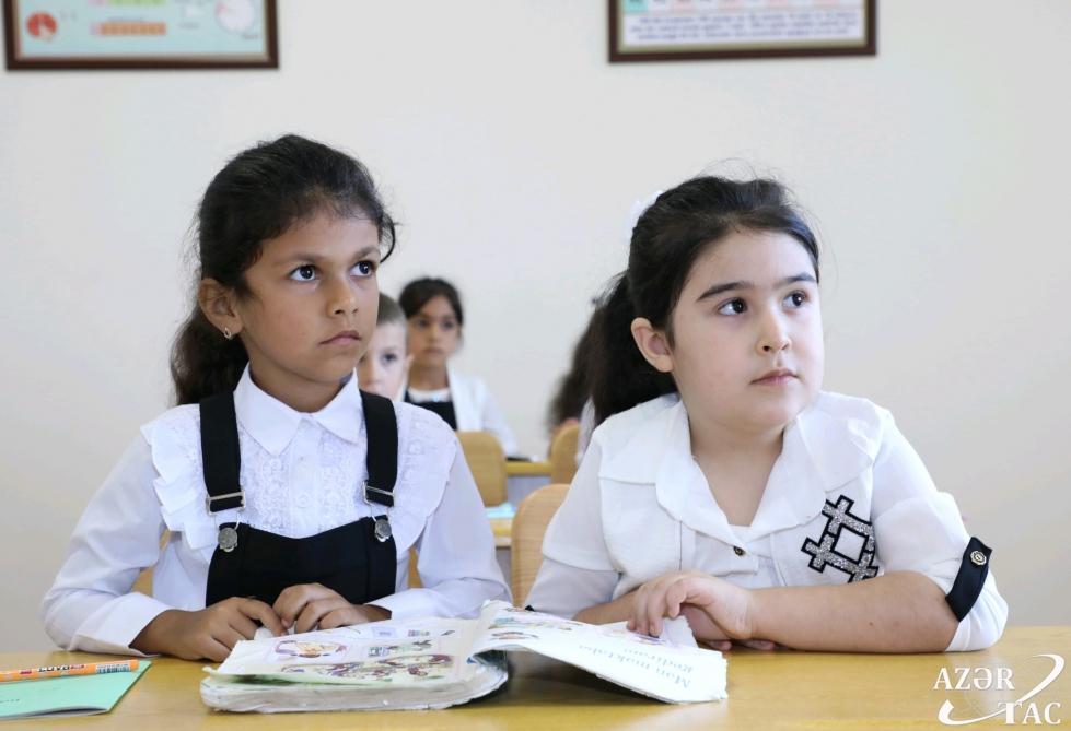 В Агсу и Исмаиллы сданы в эксплуатацию новые школьные здания, построенные Фондом Гейдара Алиева (ФОТО)