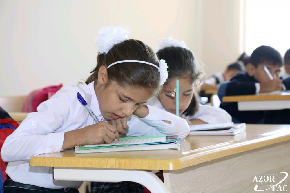 В Агсу и Исмаиллы сданы в эксплуатацию новые школьные здания, построенные Фондом Гейдара Алиева (ФОТО)