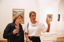 Российский дипломат Оксана Орлова воплотила свою любовь к Азербайджану в ярких картинах (ФОТО)