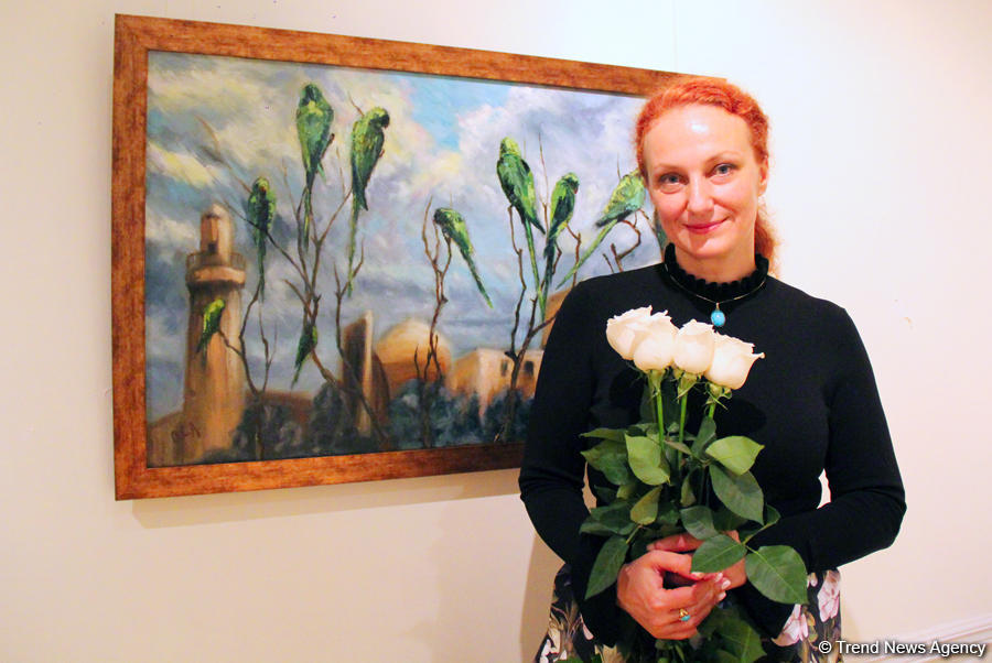 Российский дипломат Оксана Орлова воплотила свою любовь к Азербайджану в ярких картинах (ФОТО)