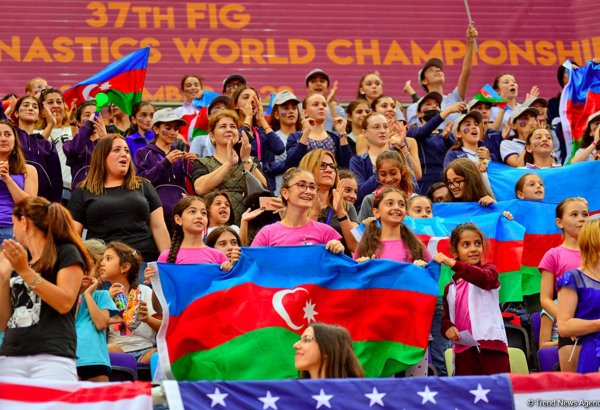 Зрители Чемпионата мира в Баку восхищены пластикой и красотой движений граций (ФОТО)