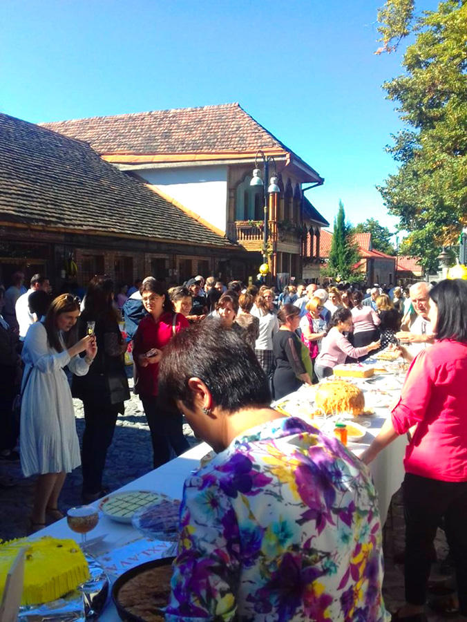 В Гахе прошел Фестиваль меда. Экология на страже здоровья семьи (ФОТО)