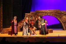 Конь на театральной сцене! Потрясающий спектакль "Кёроглу" о справедливости и любви (ВИДЕО, ФОТО)