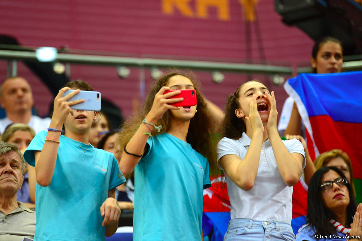 Зрители Чемпионата мира в Баку восхищены пластикой и красотой движений граций (ФОТО)