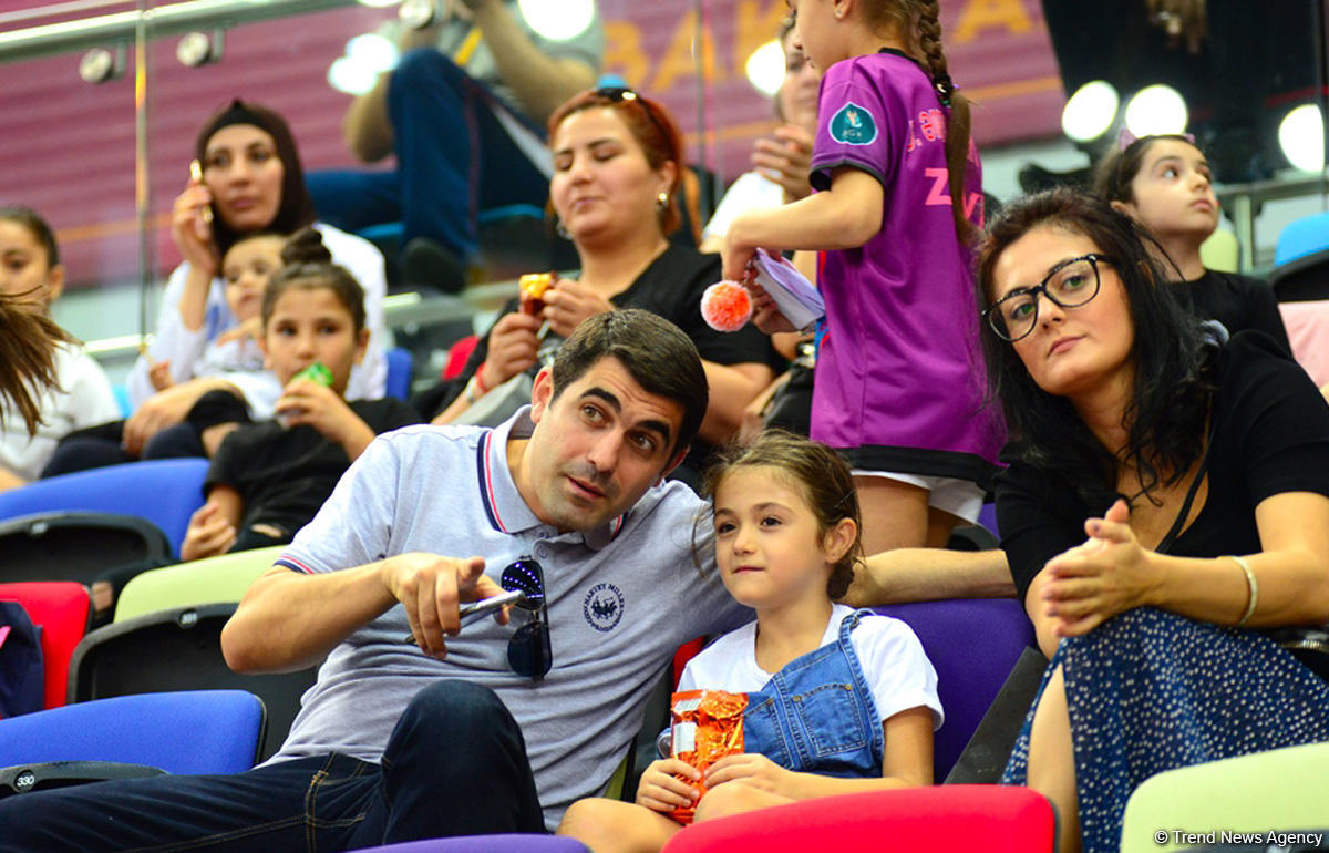 Зрители Чемпионата мира в Баку восхищены пластикой и красотой движений граций (ФОТО)