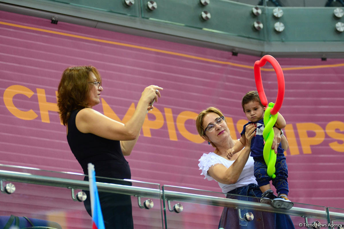 Зрители Чемпионата мира в Баку восхищены пластикой и красотой движений граций (ФОТО)