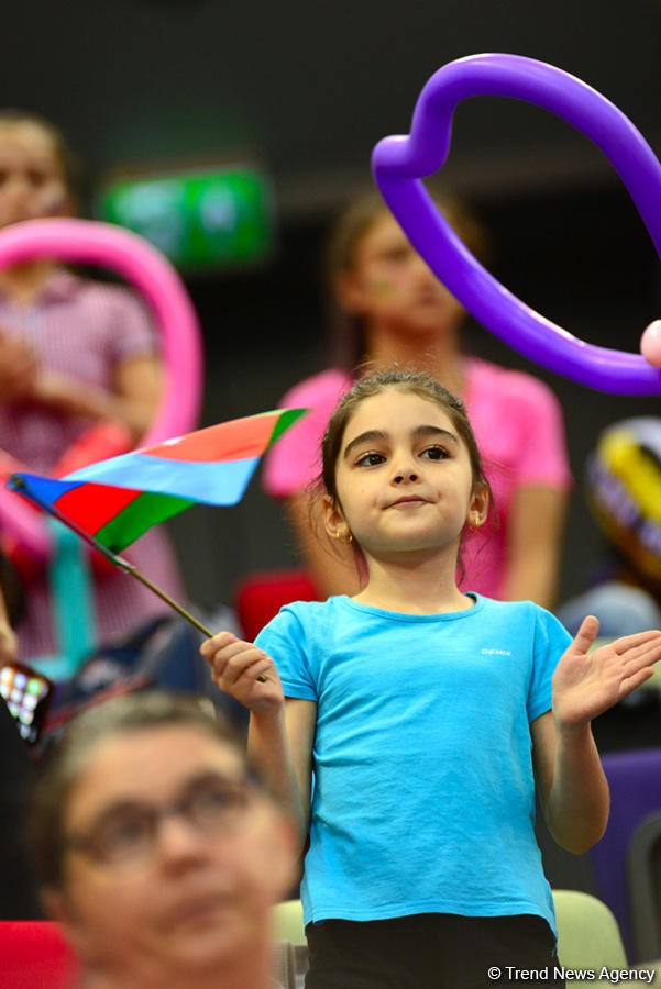 Зрители Чемпионата мира в Баку восхищены пластикой и красотой движений граций (ФОТО)