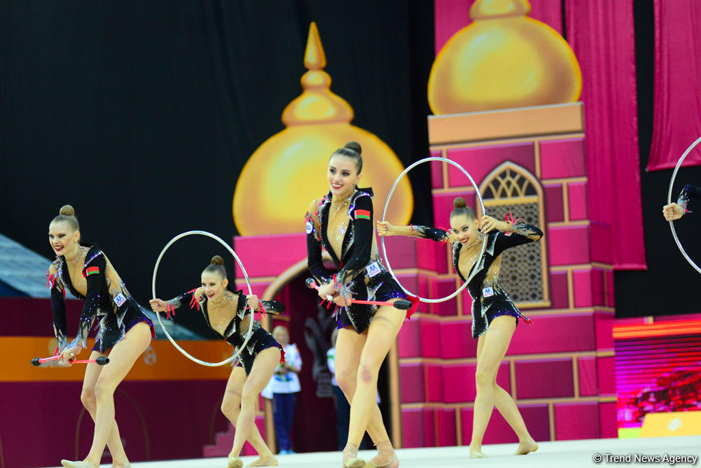 В Национальной арене гимнастики продолжаются соревнования команд в групповых упражнениях в рамках Чемпионата мира в Баку (ФОТО)