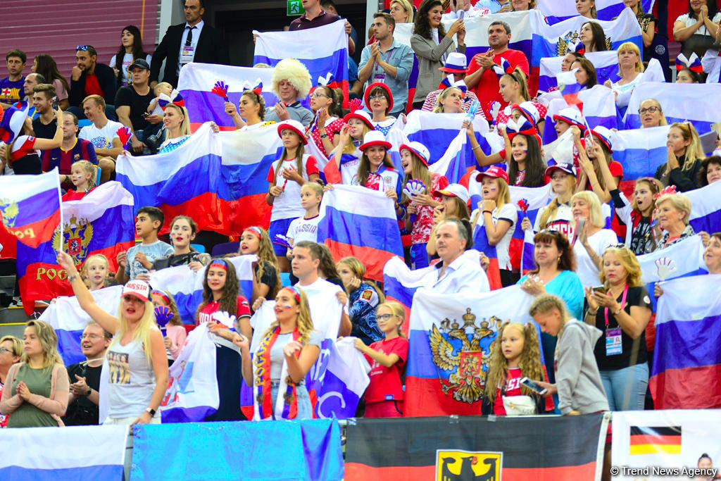 В Национальной арене гимнастики продолжаются соревнования команд в групповых упражнениях в рамках Чемпионата мира в Баку (ФОТО)