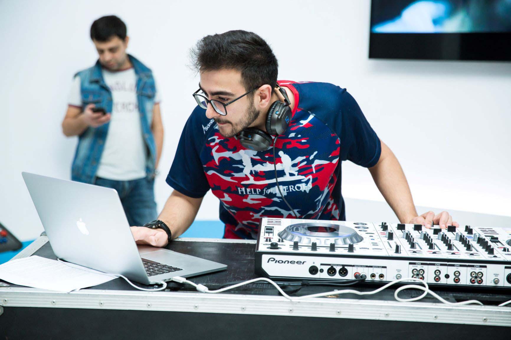 Как из Азербайджана эмигрировать в Германию - удивительная история героя (ВИДЕО, ФОТО)