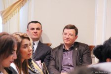 В Баку состоялась презентация сборника Айгюн Самедзаде "Азербайджан в 100 песнях"  (ФОТО)