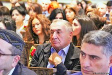 В Баку состоялась презентация сборника Айгюн Самедзаде "Азербайджан в 100 песнях"  (ФОТО)