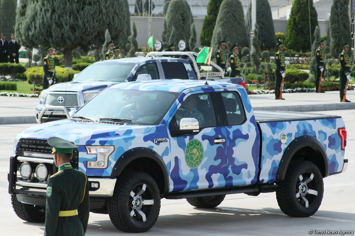 В Туркменистане прошёл военный парад в честь Дня независимости (ФОТО)