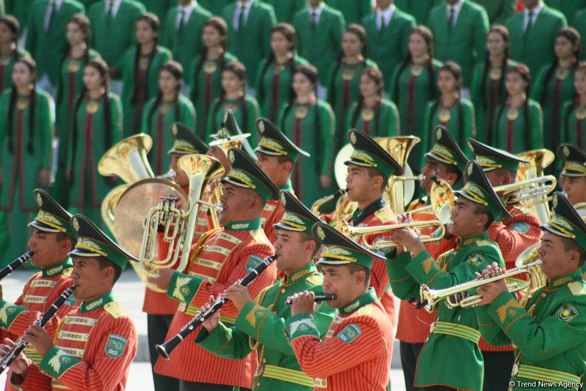 В Туркменистане прошёл военный парад в честь Дня независимости (ФОТО)
