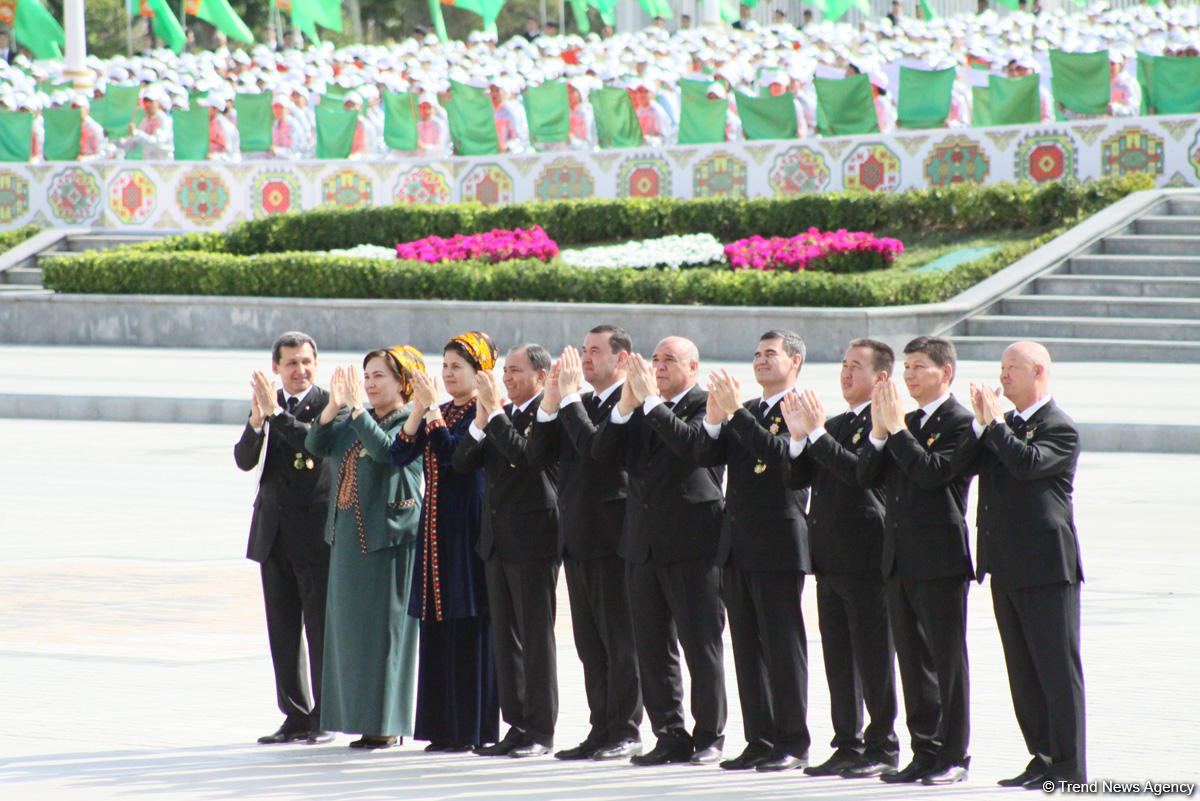 В Туркменистане прошёл военный парад в честь Дня независимости (ФОТО)