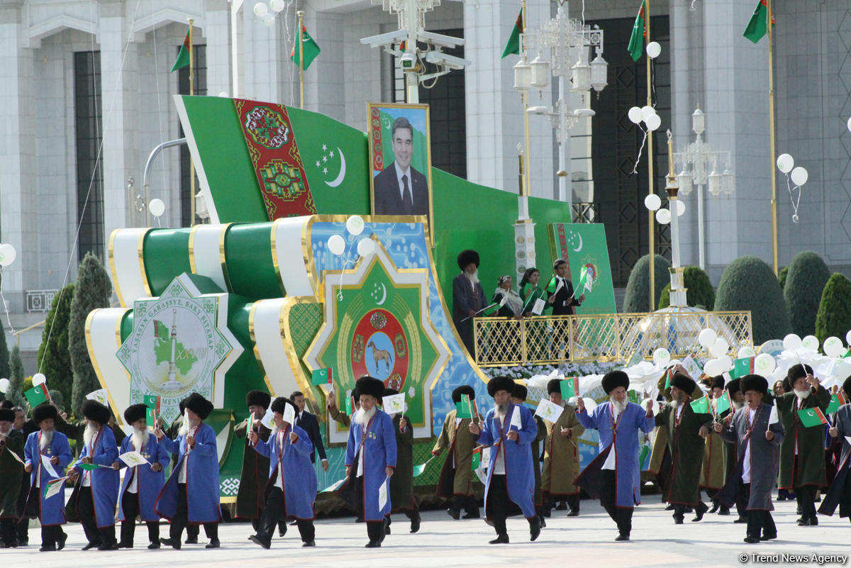 В Туркменистане прошёл военный парад в честь Дня независимости (ФОТО)