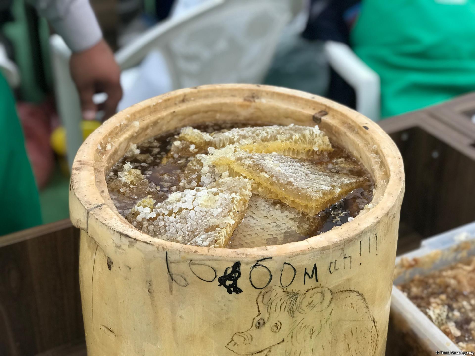 В Баку открылась ярмарка меда (ФОТО)