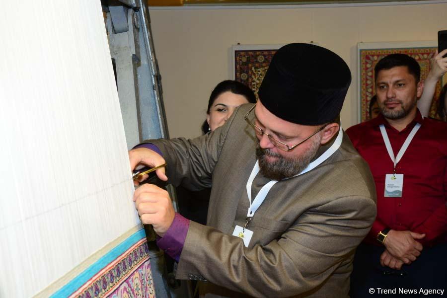 В рамках Фестиваля Насими состоялась церемония награждения конкурса эскизов ковров и произведений (ФОТО)