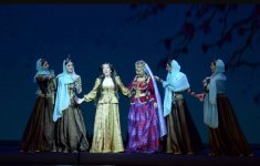 Такого еще не было! Потрясающая премьера грандиозной оперы "Мехсети" с 3D оформлением в Баку (ВИДЕО, ФОТО)